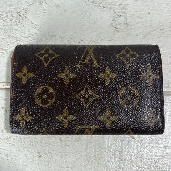 Louis Vuitton Monogram Porte Monnaie Tresor Bifold Wallet - Picture 3 of 16